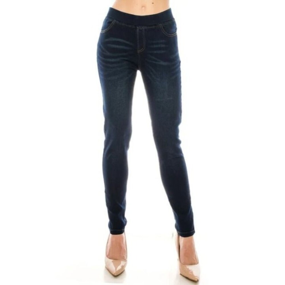 SMALL DARK PULL ON SKINNY JEANS  NWT